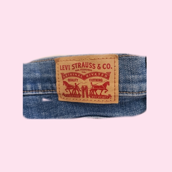 Levi Strauss Distressed High Rise Skinny Jeans - 18W - Picture 6 of 6